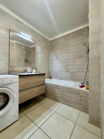 Appartement T3 récent avec balcon et garage Secteur recherché de Décines-Charpieu