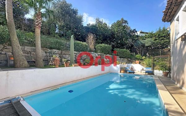 Maison à vendre    4 pièces •  Sainte-Maxime