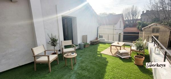 Maison de ville d'exception avec patio, terrasse, garage et stationnements – Cœur de Salon-de-Provence