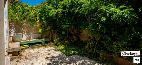 Maison de ville d'exception avec patio, terrasse, garage et stationnements – Cœur de Salon-de-Provence