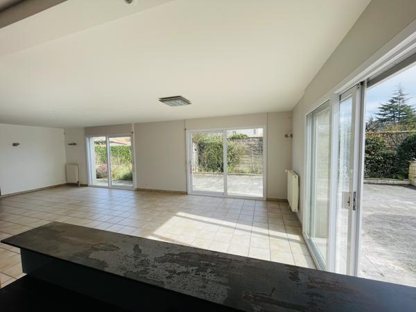 Montamisé (86360) MAISON DE CHARME