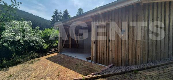 Maison rénovée avec vue panoramique et local indépendant