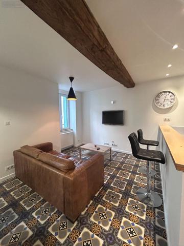 Maison de ville à louer à Vincelles dans l'Yonne (89290), ref : Maison meublée T3