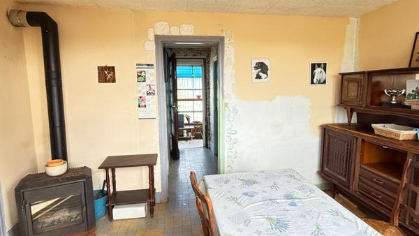 Maison proche NOAILLES, 4 pièces, Séjour /Salon, 2 chambres, Sous sol, Dépendance, Jardin