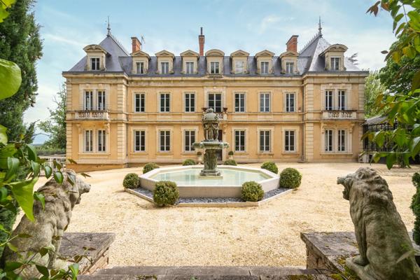 Château d'exception fin 19ème siècle - Coeur du Beaujolais