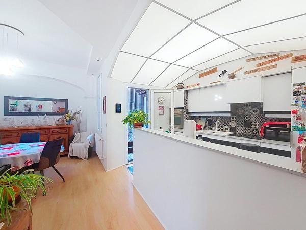 Maison de ville T5 avec grand garage et terrasse