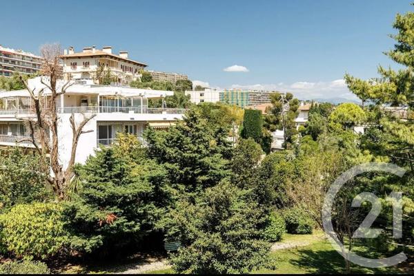 Appartement F3 à vendre  3 pièces - 68 m 2   NICE  - 06