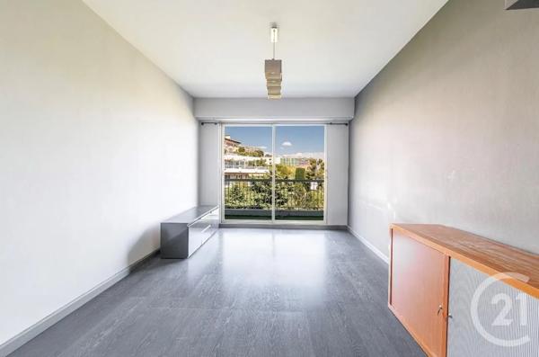 Appartement F3 à vendre  3 pièces - 68 m 2   NICE  - 06