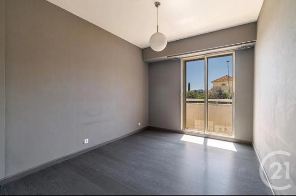 Appartement F3 à vendre  3 pièces - 68 m 2   NICE  - 06