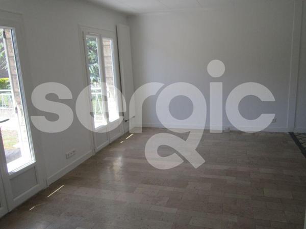 Location 3 Pieces 59 60880 Jaux 43 0745 01 0001