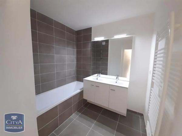 Appartement à louer 3 pièces 63.2m² Dijon (21000)