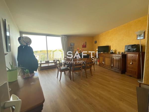 Appartement en duplex très spacieux avec 3 chambres, une place de parking en sous sol avec une cave