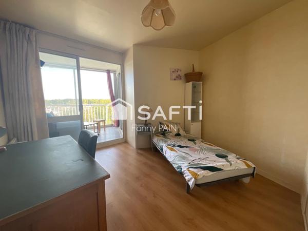 Appartement en duplex très spacieux avec 3 chambres, une place de parking en sous sol avec une cave