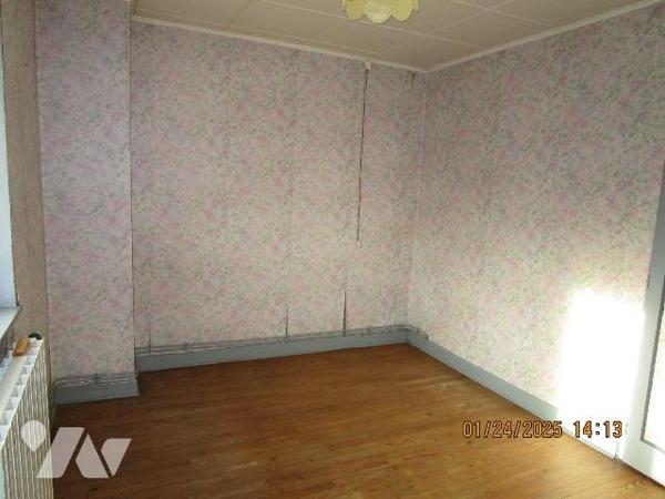 Maison d'habitation composée de : 
- Au rez-de-chaussée : entrée, cuisine, salle à manger, 1 s...