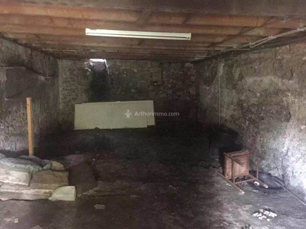 Vente                                                      Maison
                        
                     3 pièces                      104 m2                     à Carmaux