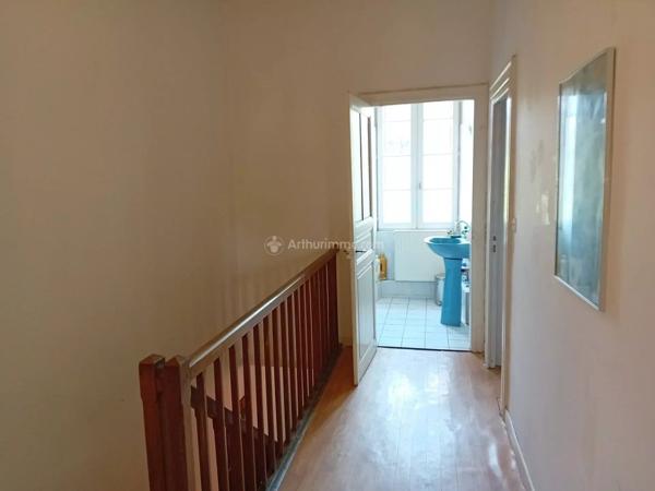 Vente                                                      Maison
                        
                     3 pièces                      104 m2                     à Carmaux