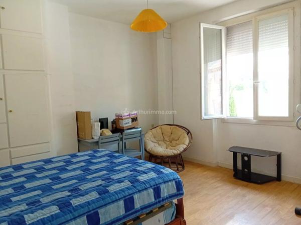 Vente                                                      Maison
                        
                     3 pièces                      104 m2                     à Carmaux