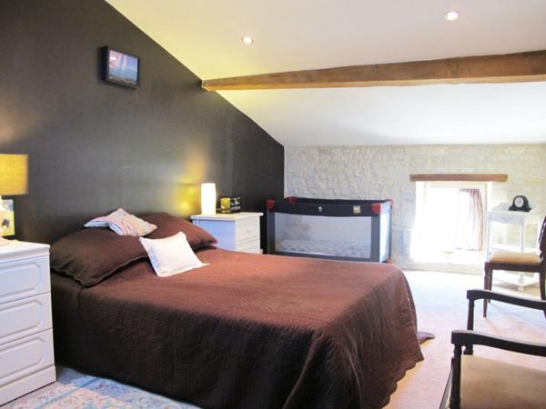 CHARENTAISE 10 PIECES 336 M²