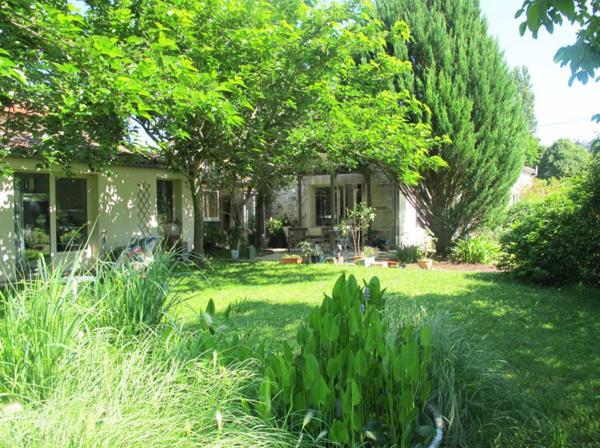 CHARENTAISE 10 PIECES 336 M²