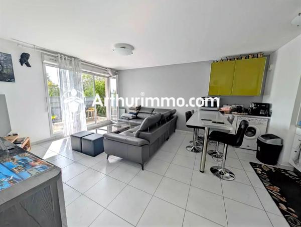Vente                                                      Appartement
                        
                     3 pièces                      60 m2                     à Savigny-le-Temple