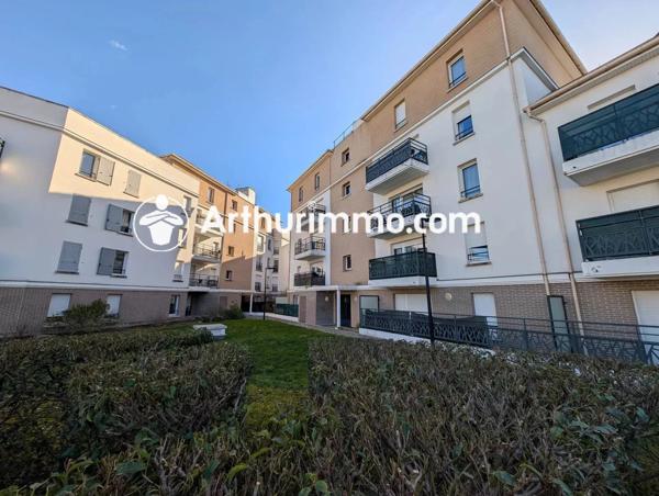 Vente                                                      Appartement
                        
                     3 pièces                      60 m2                     à Savigny-le-Temple