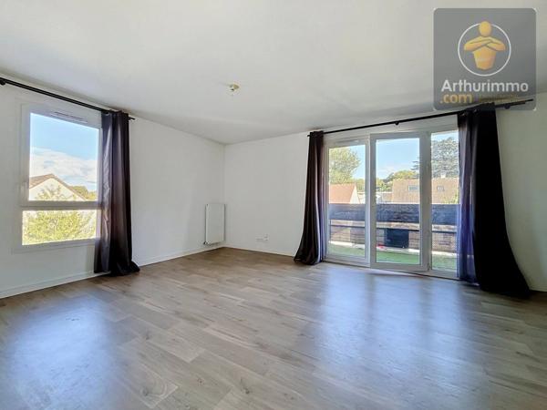 Vente                                                      Appartement
                        
                     3 pièces                      62 m2                     à Santeny