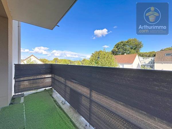 Vente                                                      Appartement
                        
                     3 pièces                      62 m2                     à Santeny