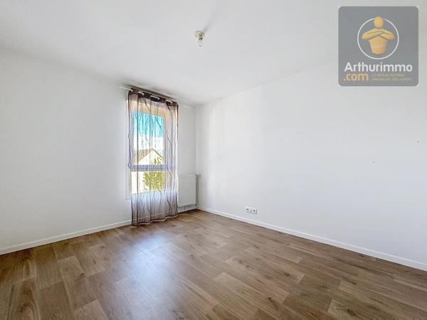 Vente                                                      Appartement
                        
                     3 pièces                      62 m2                     à Santeny