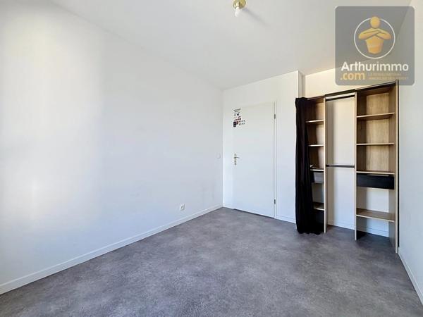 Vente                                                      Appartement
                        
                     3 pièces                      62 m2                     à Santeny