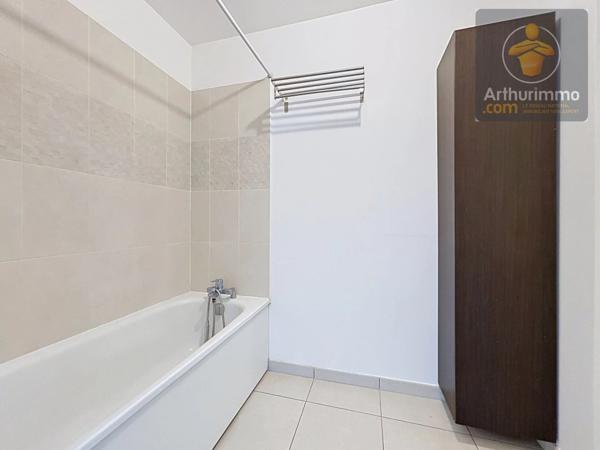 Vente                                                      Appartement
                        
                     3 pièces                      62 m2                     à Santeny