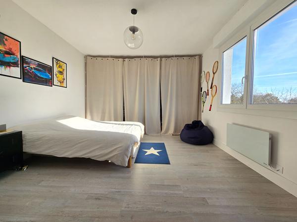 Maison familiale chambre en RDC + grange et garage
