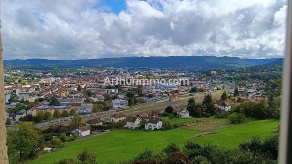 Location Appartement 5 pièces 98 m2 à Lons-le-Saunier