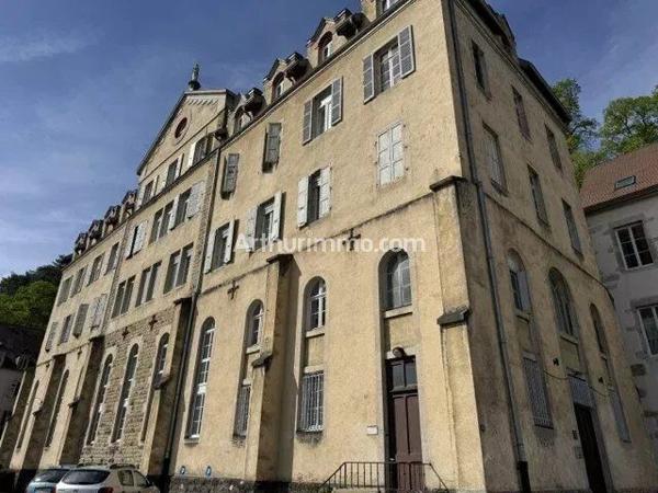 Location                                                      Appartement
                        
                     5 pièces                      98 m2                     à Lons-le-Saunier