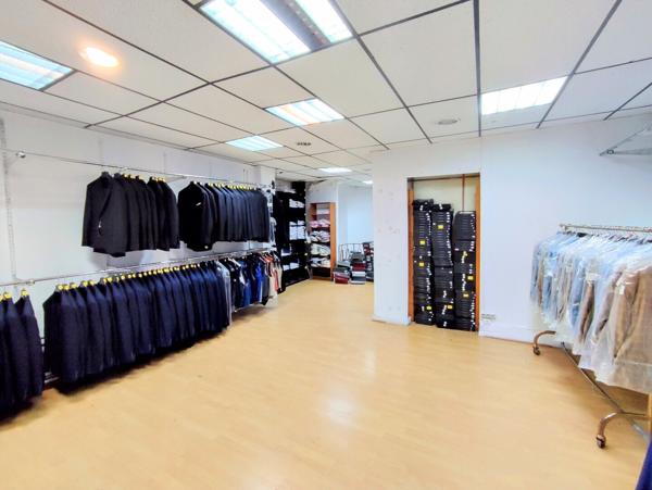 A vendre FDC commerce Avenue de Clichy 150 000 € HAI 150 000 €