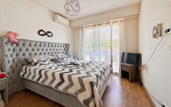 Appartement à vendre    4 pièces • 77 m2 Nice