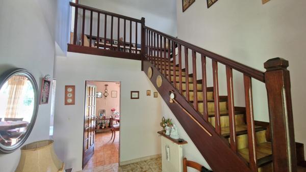 Saint-Faust (64110) Belle maison traditionnelle sans vis à vis dans un écrin de verdure.