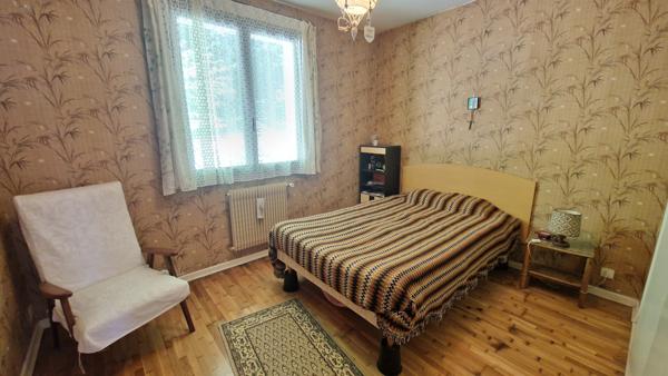 Saint-Faust (64110) Belle maison traditionnelle sans vis à vis dans un écrin de verdure.