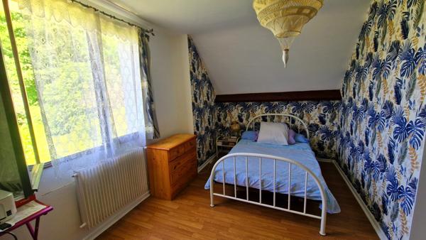 Saint-Faust (64110) Belle maison traditionnelle sans vis à vis dans un écrin de verdure.