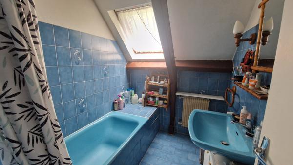 Saint-Faust (64110) Belle maison traditionnelle sans vis à vis dans un écrin de verdure.