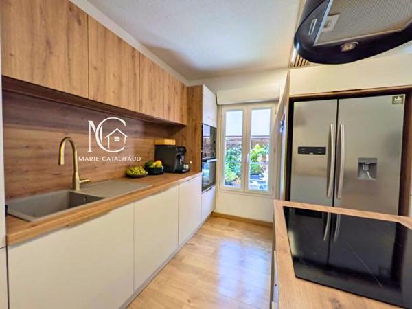 Appartement 3P environ 66m²  avec grande terrasse et parking en sous-sol - Commodités à pied