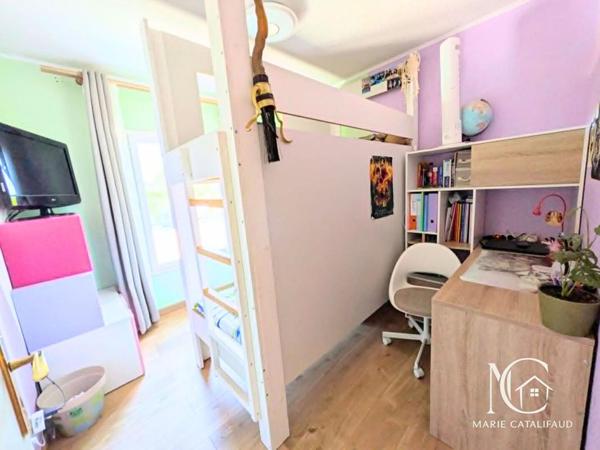 Appartement 3P environ 66m²  avec grande terrasse et parking en sous-sol - Commodités à pied