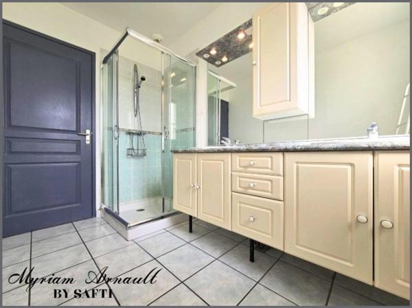 Maison plain-pied, 3 chambres, Garage, Panneaux photovoltaïques, La Souterraine