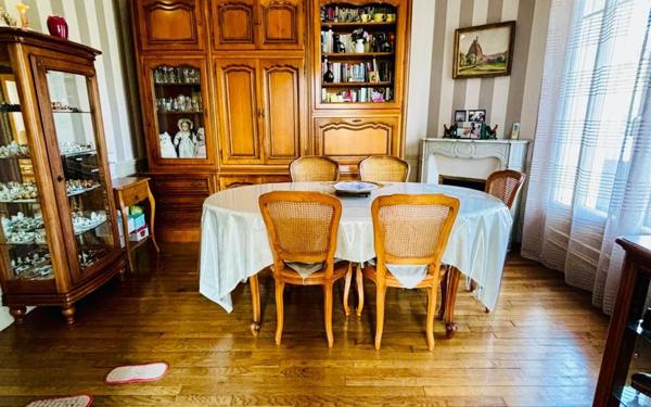 Maison à vendre    4 pièces •  Stains