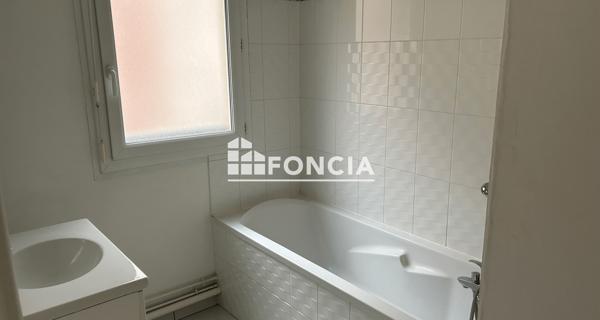 Location Appartement 4 pièces 87.59 m² - Lille 59000