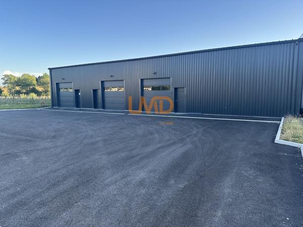 Local commercial ou entrepôt avec bureaux 120 m2
