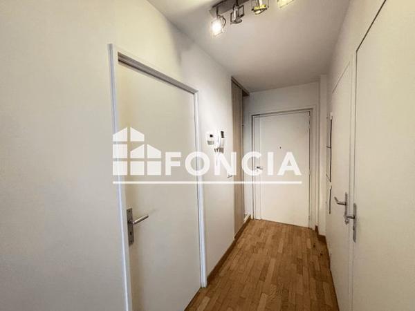 Location Appartement 2 pièces 52.6 m² - Paris 75018