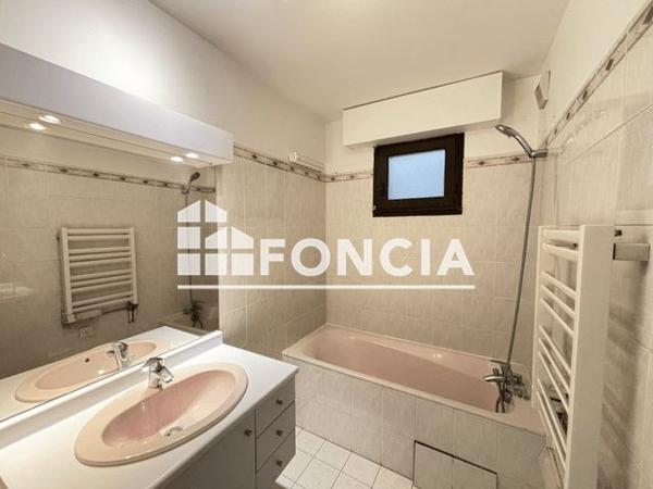 Location Appartement 2 pièces 52.6 m² - Paris 75018