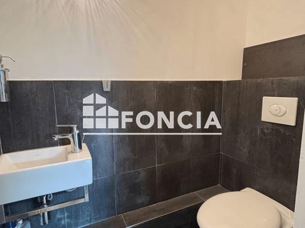 Location Local commercial 1 pièce 23.02 m² - 128 RUE HOUDAN Sceaux 92330