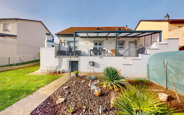 Maison à vendre    6 pièces •  Talange