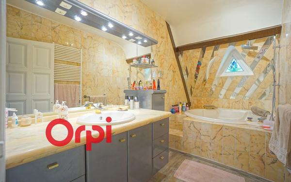 Maison à vendre    8 pièces •  Bernay